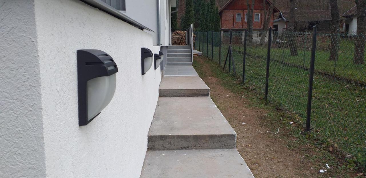 Apartmani Grza Парасин Экстерьер фото
