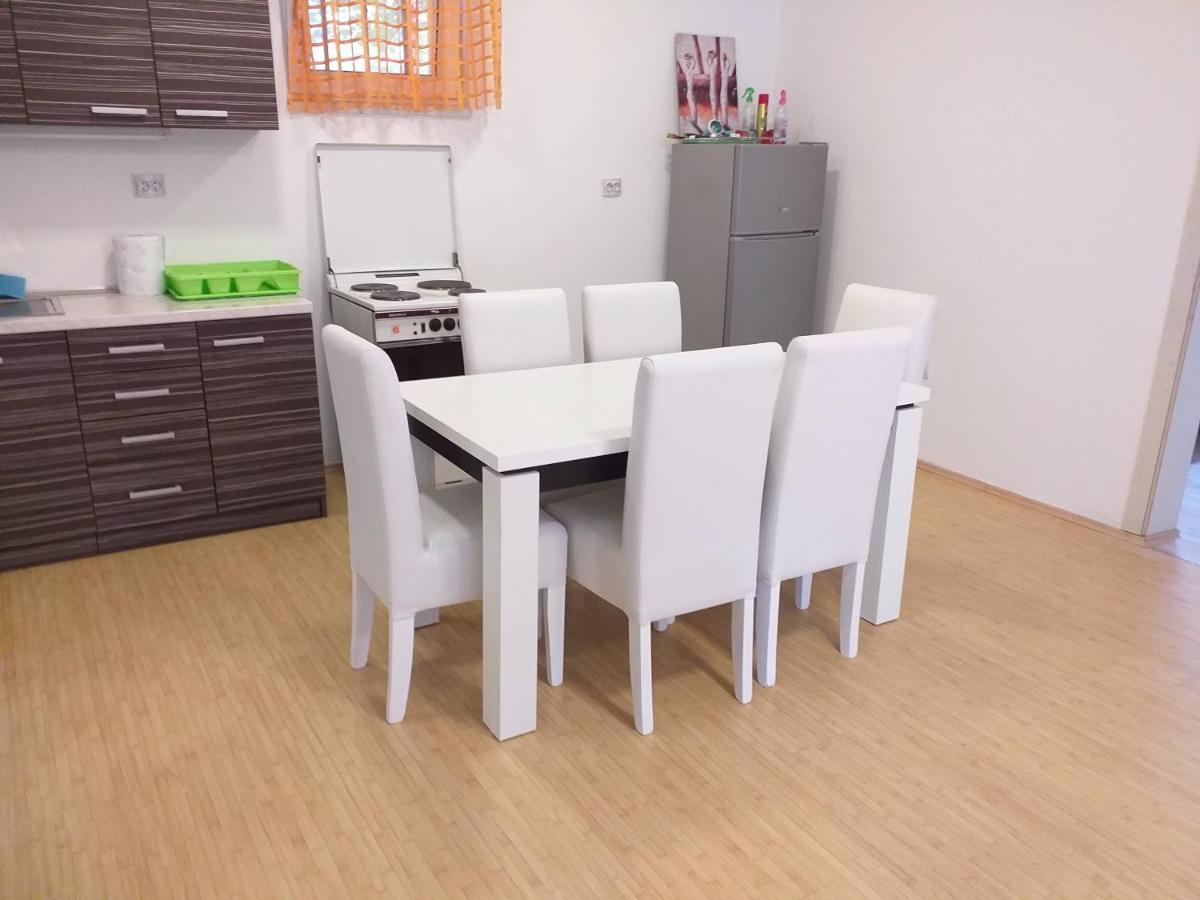 Apartmani Grza Парасин Экстерьер фото