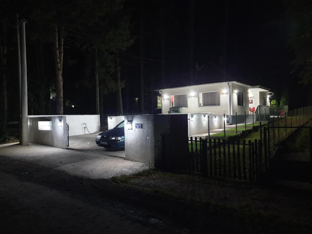 Apartmani Grza Парасин Экстерьер фото